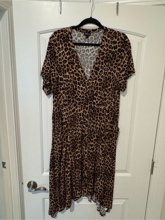 torrid Dresses & Skirts - Torrid Midi V-neck Dress